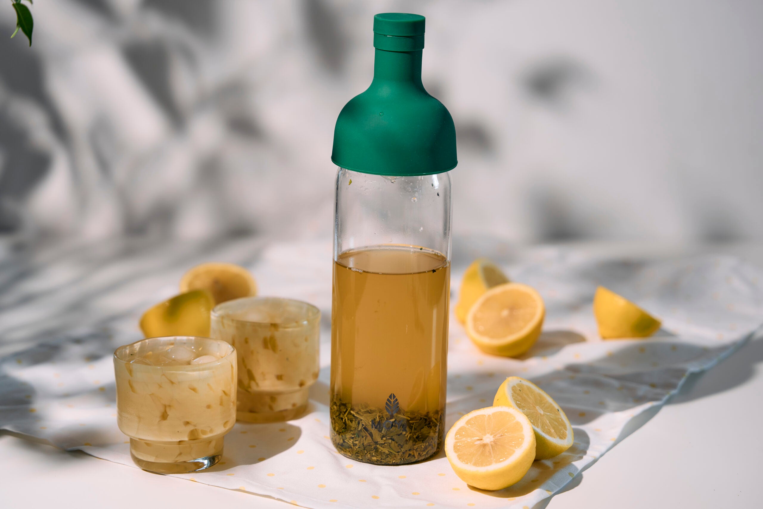 Jak przygotować cold brew tea i dlaczego warto to robić latem?