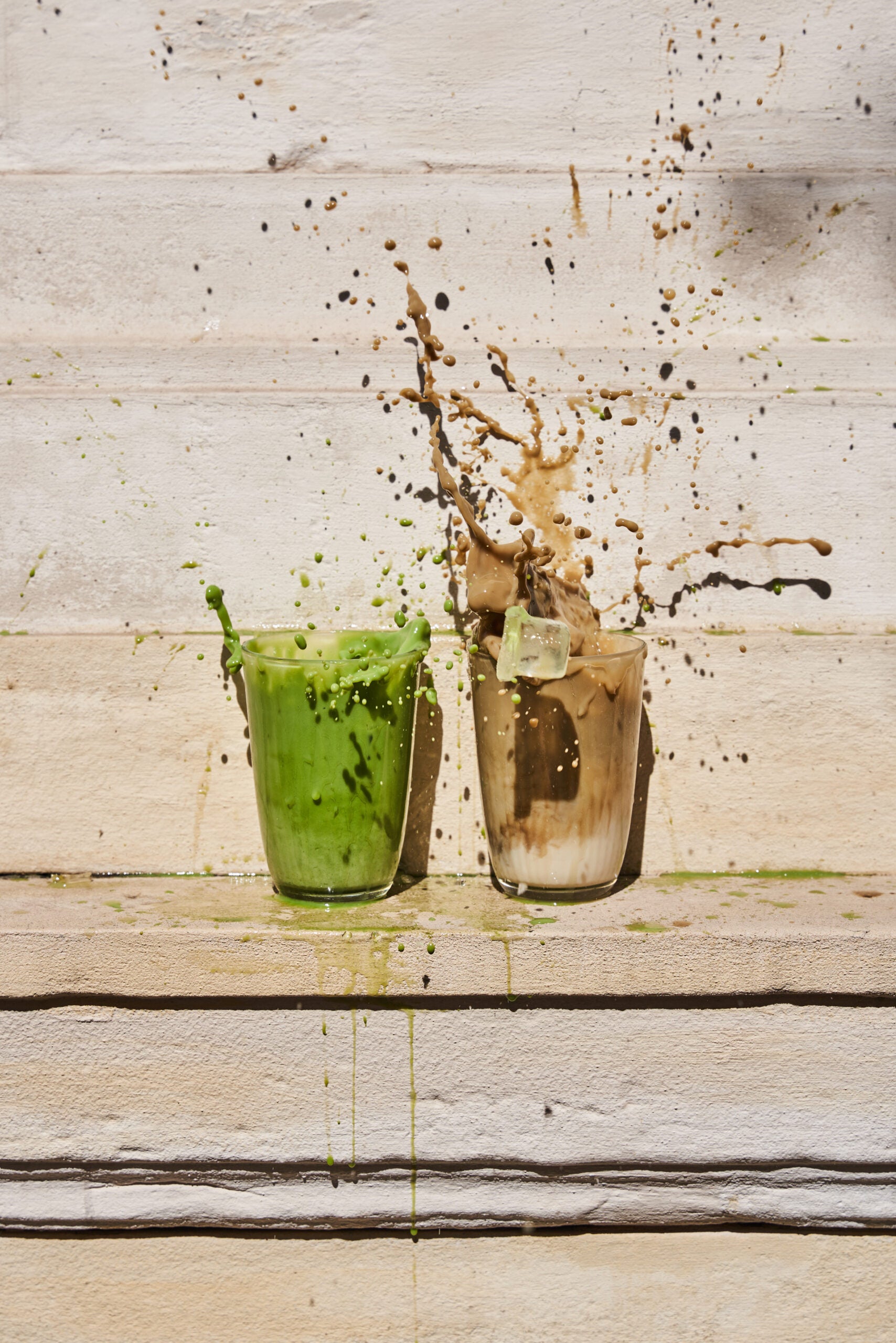 Matcha vs. kawa: który napój bardziej pobudza? 