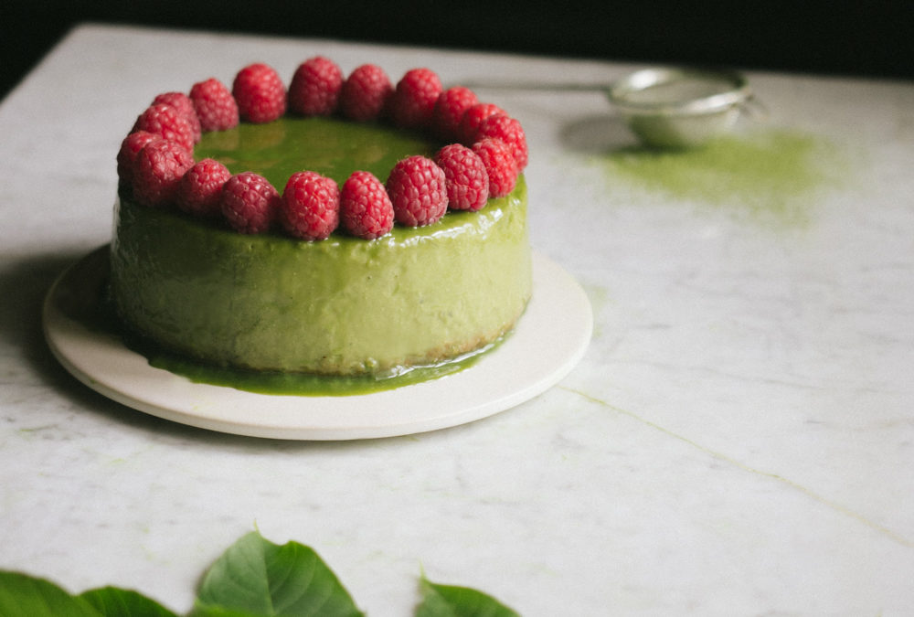 Matcha cheesecake z malinami